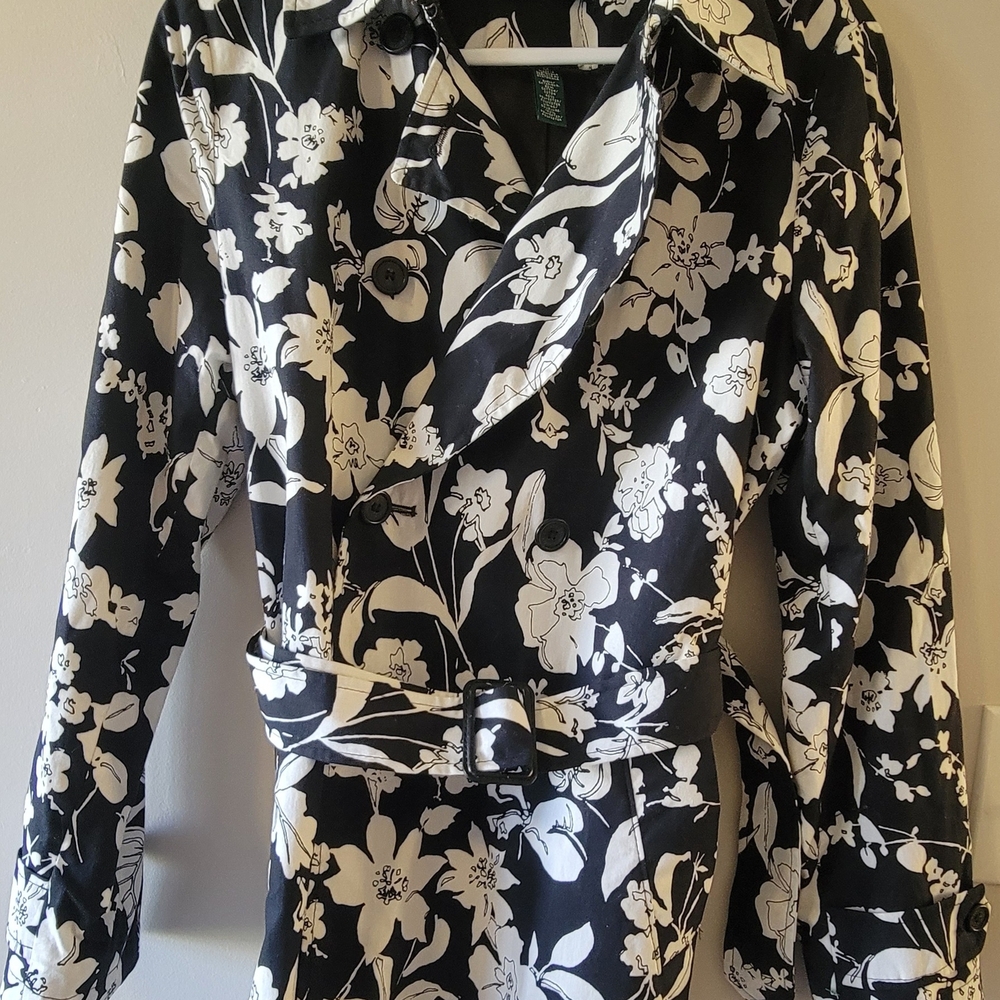 Ralph Lauren Black and White Floral Button-Front Shirt - Picture 5 of 9